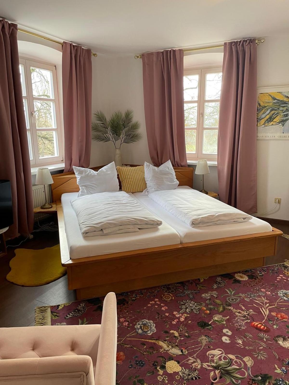 Il Castello Hotel Haiming Kültér fotó